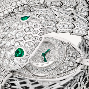 Serpenti Misteriosi diamond emerald close up Bvlgari high jewellery watch